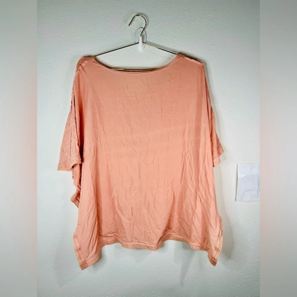 Boho Women’s Peach V-Neck Tunic Top One Size Lightweight Lace Trim 26” - Picture 5 of 6